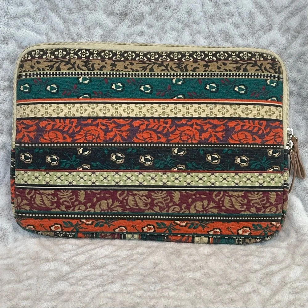 ✨LIKE NEW✨Kinmac Laptop Sleeve Boho Floral Zip Closure Padded Hippie